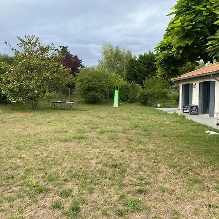 Chaleureux Dans Maison Avec Piscine A 35 Min De Lyon Apartment *