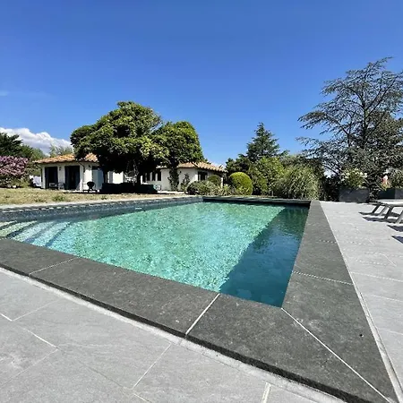 Chaleureux Dans Maison Avec Piscine A 35 Min De Lyon Apartment Alix